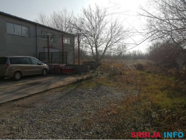 Prodajem / izdajem poslovni objekat sa halom ul. Vinogradska