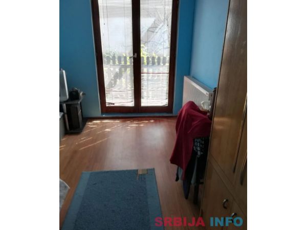 Prodajem kucu u Borci