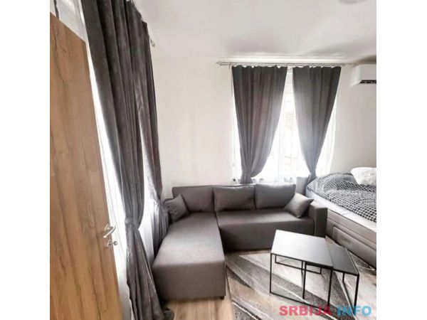 EKSKLUZIVNA PRODAJA-polovina vile sa 2 apartmana u centru Mataru&scaron;ke Banje