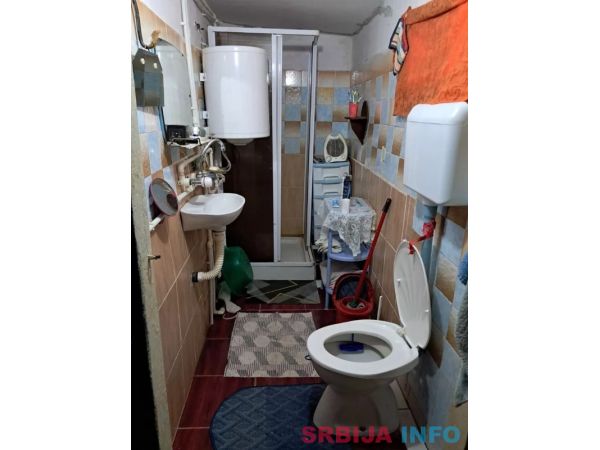 Prodajem kuću u selu Iđo&scaron;-Kikinda