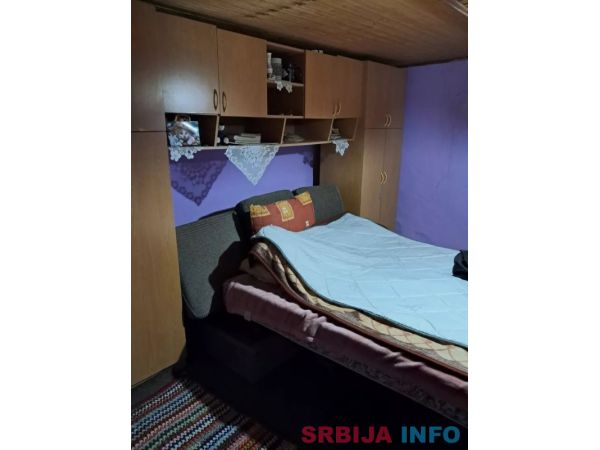 Prodajem kuću u selu Iđo&scaron;-Kikinda