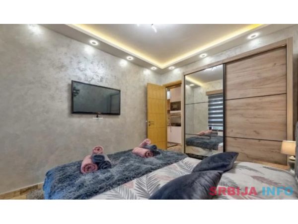 Prodajem LUX stan u srcu Zlatibora