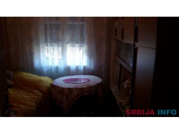 Prodajem seosko imanje u selu Vodanj 