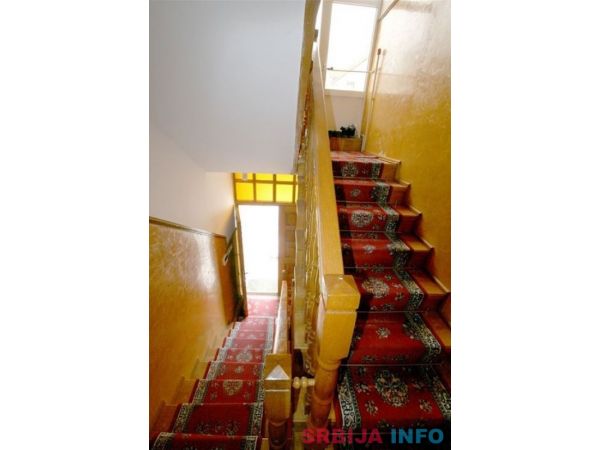 Legalizovana i uknjizena kuca 420m2-Kaludjerica