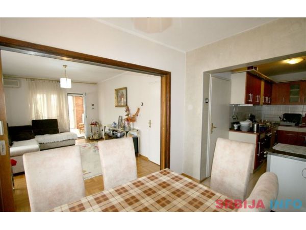 Legalizovana i uknjizena kuca 420m2-Kaludjerica