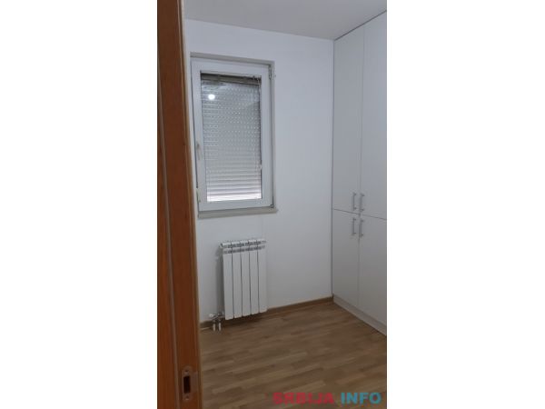Stan na prodaju-Brace Jerkovic 78m2+15m2 terasa