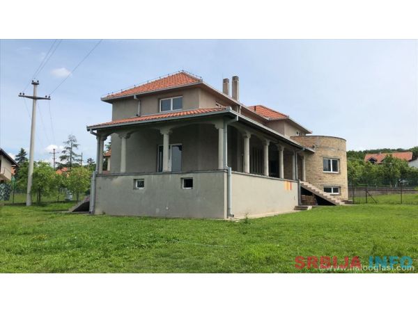 Prodajem kucu u Meljaku/Velika Mostanica