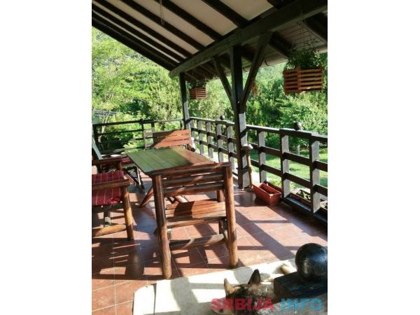 Prodajem kucu na Fruskoj Gori, Kaludjerica-Cerevic