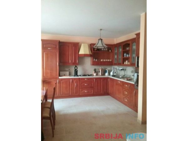 Prodajem kucu na Fruskoj Gori, Kaludjerica-Cerevic