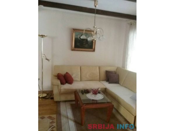 Prodajem kucu na Fruskoj Gori, Kaludjerica-Cerevic