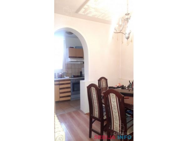 Troiposoban stan u centru Subotice