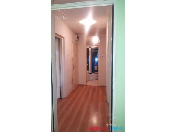 Troiposoban stan u centru Subotice