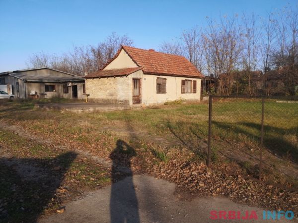 Plac na glavnom Palickom putu