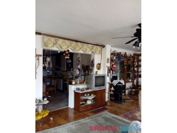 Luksuzna kuca na Umcarima-Beograd