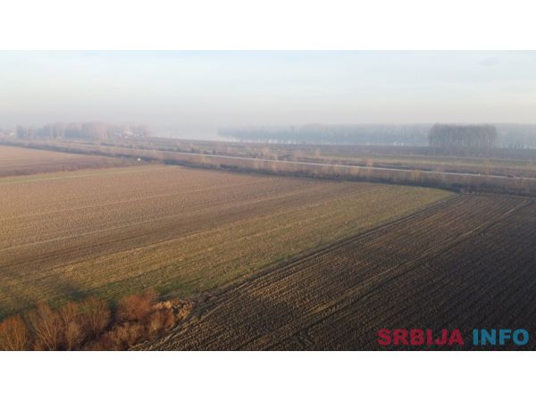 Poljoprivredno zemljiste Boljevci-Surcin