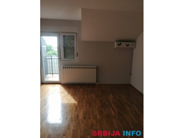 Izdajem stan u Batajnici&nbsp;