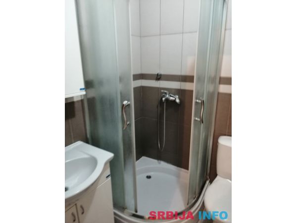 Izdajem stan u Batajnici&nbsp;