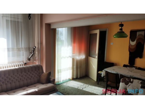 Prodajem dvosoban stan 61 m2 u ulici Branka Radičevića br. 17- naselje ˝