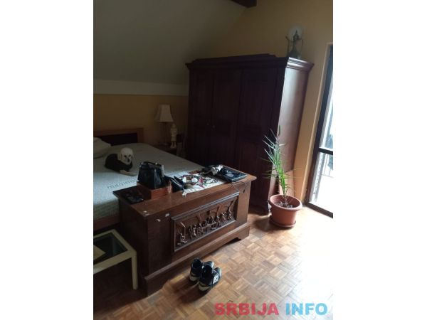 Avala, blizu megamarketa Koka Mar, 200 m2 