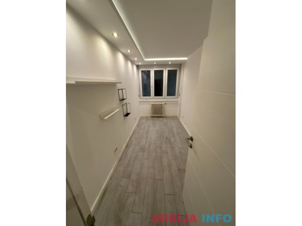 Izdajem dvosoban stan Vozdovac-Kumodraz