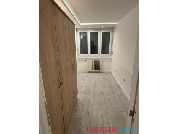 Izdajem dvosoban stan Vozdovac-Kumodraz