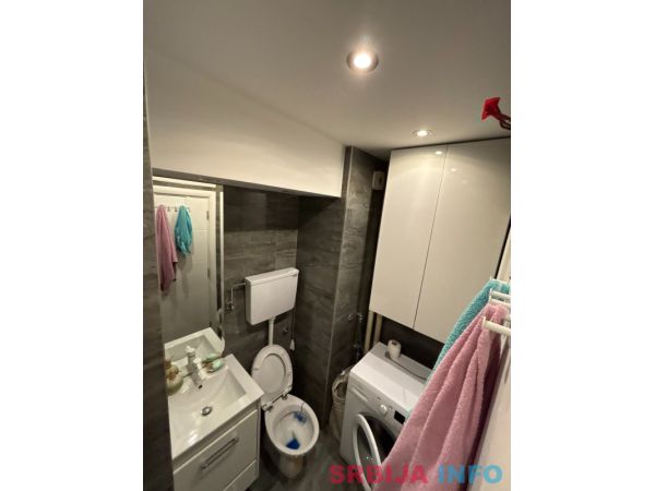 Izdajem dvosoban stan Vozdovac-Kumodraz