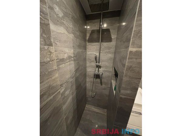 Izdajem dvosoban stan Vozdovac-Kumodraz