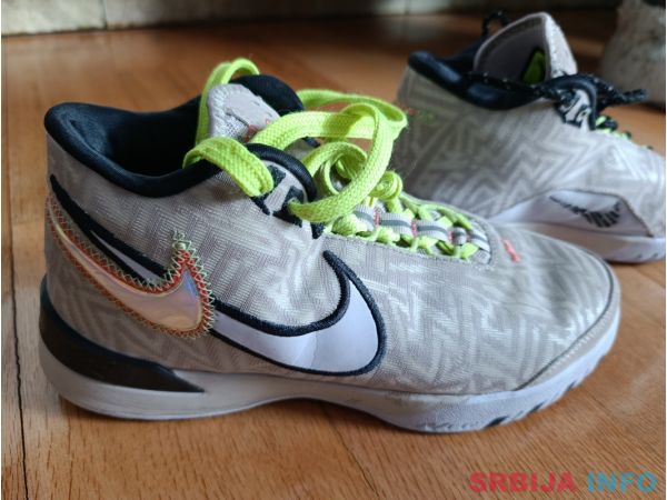 Lebron ko&scaron;arka&scaron;ke patike 