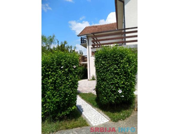 Prodajem kucu u Vrnjackoj Banji