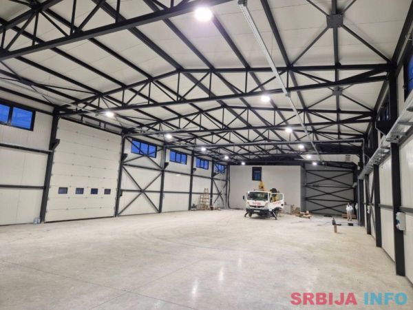 Hala poslovni prostor 650m2+470m2