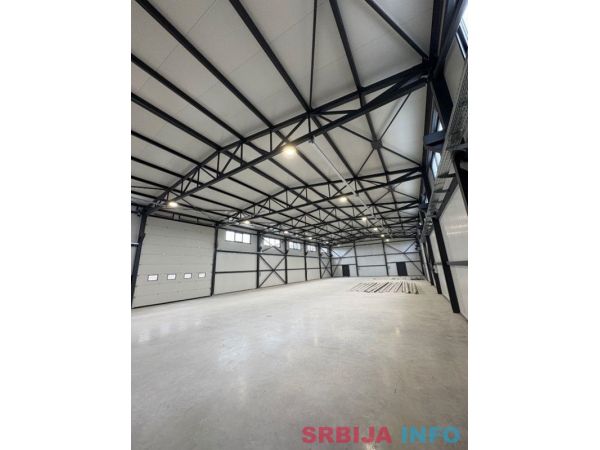 Hala poslovni prostor 650m2+470m2