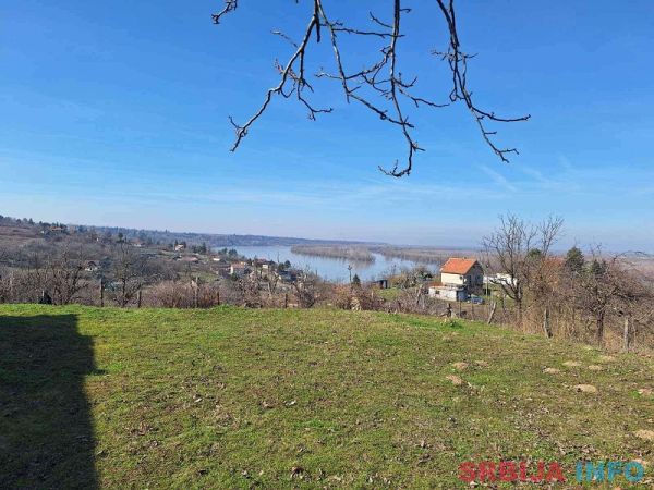 Odličan građevinski plac na Bano&scaron;toru