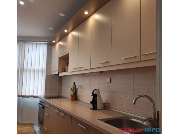Požarevac, &Scaron;iri centar, dvoiposoban, 74 m&sup2; - TOP!
