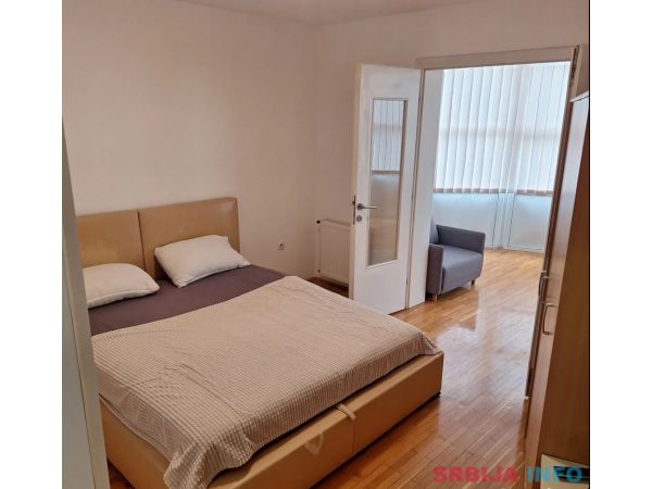 Požarevac, &Scaron;iri centar, dvoiposoban, 74 m&sup2; - TOP!