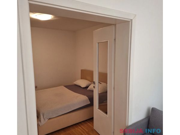 Požarevac, &Scaron;iri centar, dvoiposoban, 74 m&sup2; - TOP!