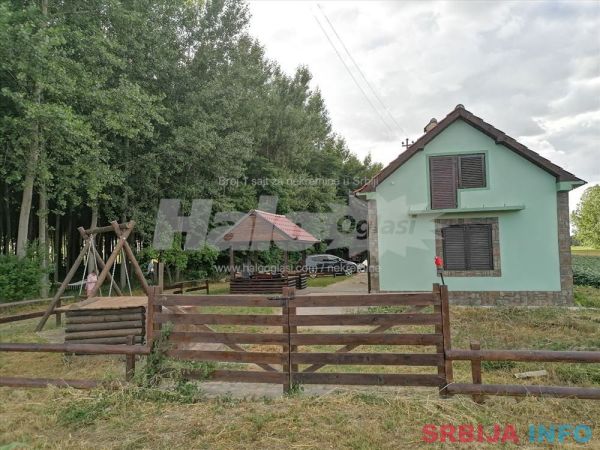 &Scaron;uma 300 ari i vikend kuća 130 m2 Malo Bavani&scaron;te 
