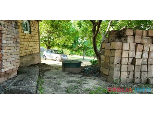 Plac Krcedin, put Janda 7700m2+materijal za izgradnju