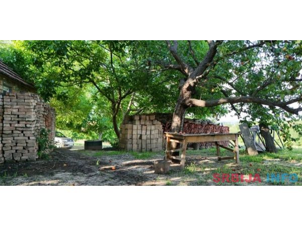 Plac Krcedin, put Janda 7700m2+materijal za izgradnju