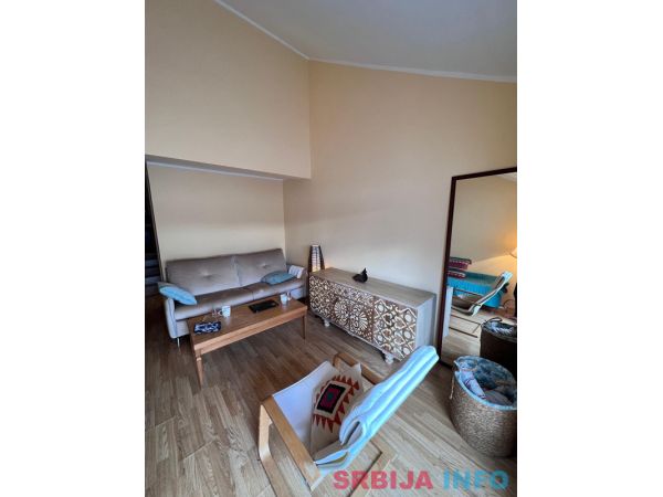 Kompletno renoviran apartman sa pogledom na Boku &ndash; Kra&scaron;ići (52m&sup2;)