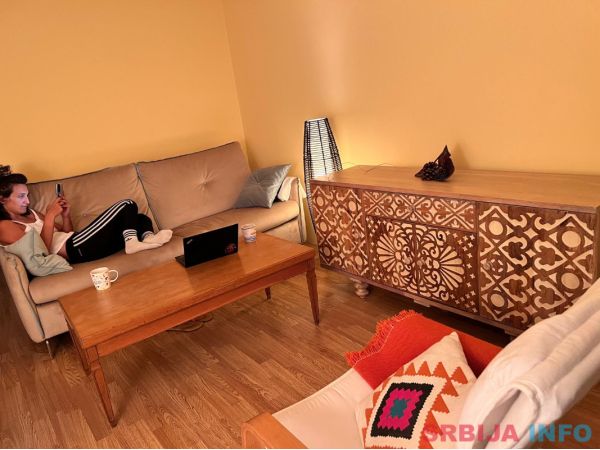 Kompletno renoviran apartman sa pogledom na Boku &ndash; Kra&scaron;ići (52m&sup2;)