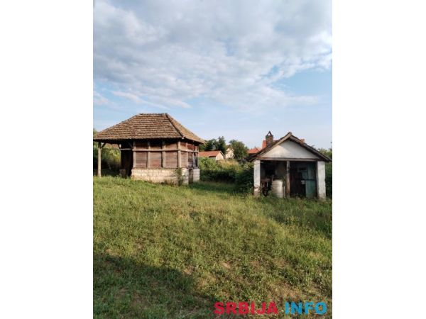 Prodaja imanja - vi&scaron;e placeva sa objektima Barajevo 