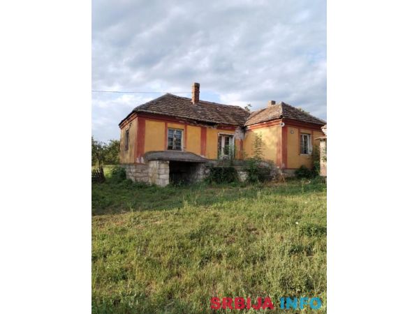 Prodaja imanja - vi&scaron;e placeva sa objektima Barajevo 