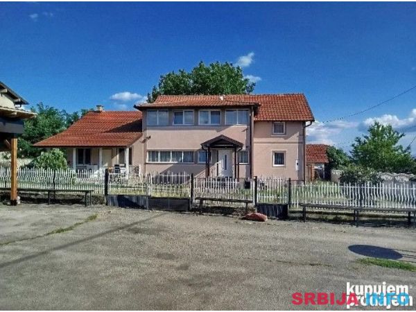 Kuća 250 m2 Sopot Beograd 