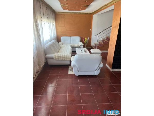 Kuća 250 m2 Sopot Beograd 