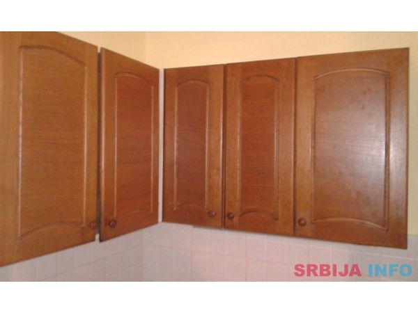 Prodajem povoljno polovnu kuhinju