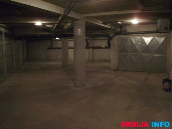 Garaza u centru Nemanjina - Požarevac