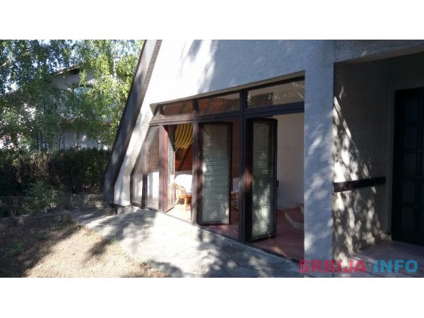 K-93, kuća 370mkv, gradsko brdo