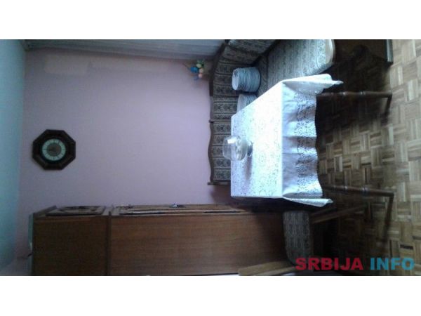 Izdajem stan 60m2