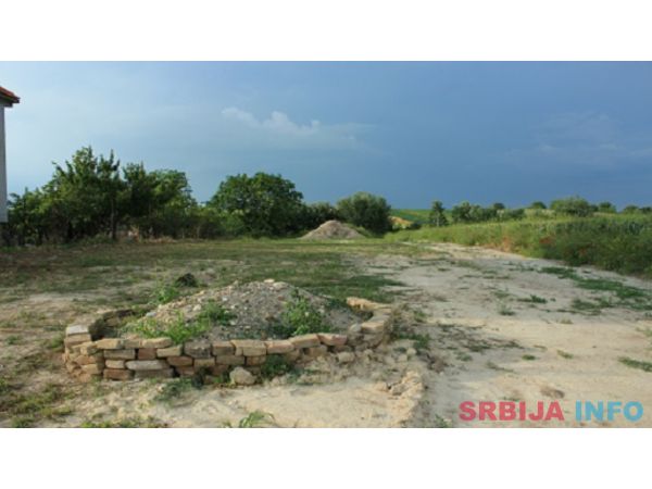 Plac Stari Banovci Hitno