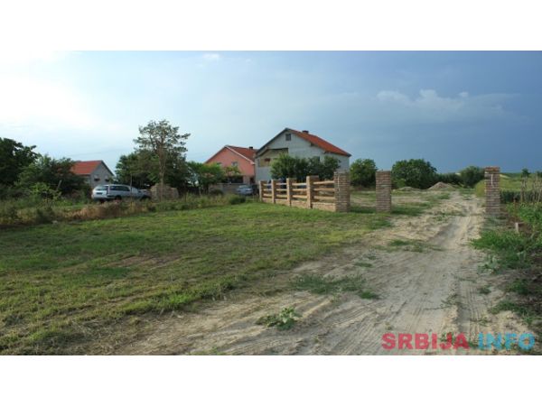 Plac Stari Banovci Hitno